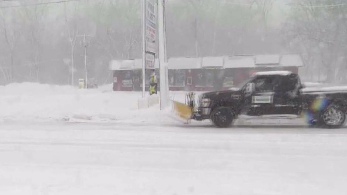 Drivers advised to avoid Interstate 94 in LaPorte County as region sees more than 2 feet of snow