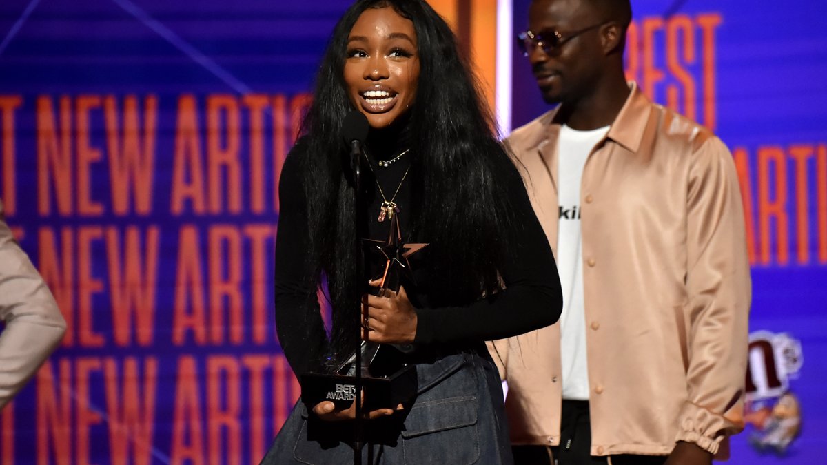 SZA Announces North American Tour With Chicago Among the First Stops