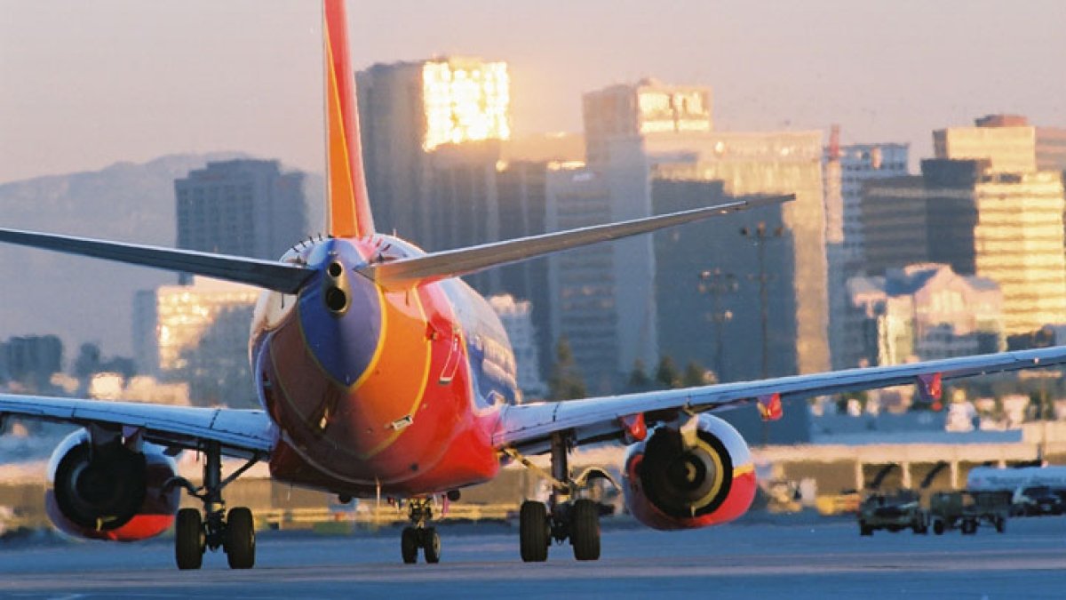 Close call between Southwest flight and jet at San Diego Airport – NBC Chicago - Vimarsana News