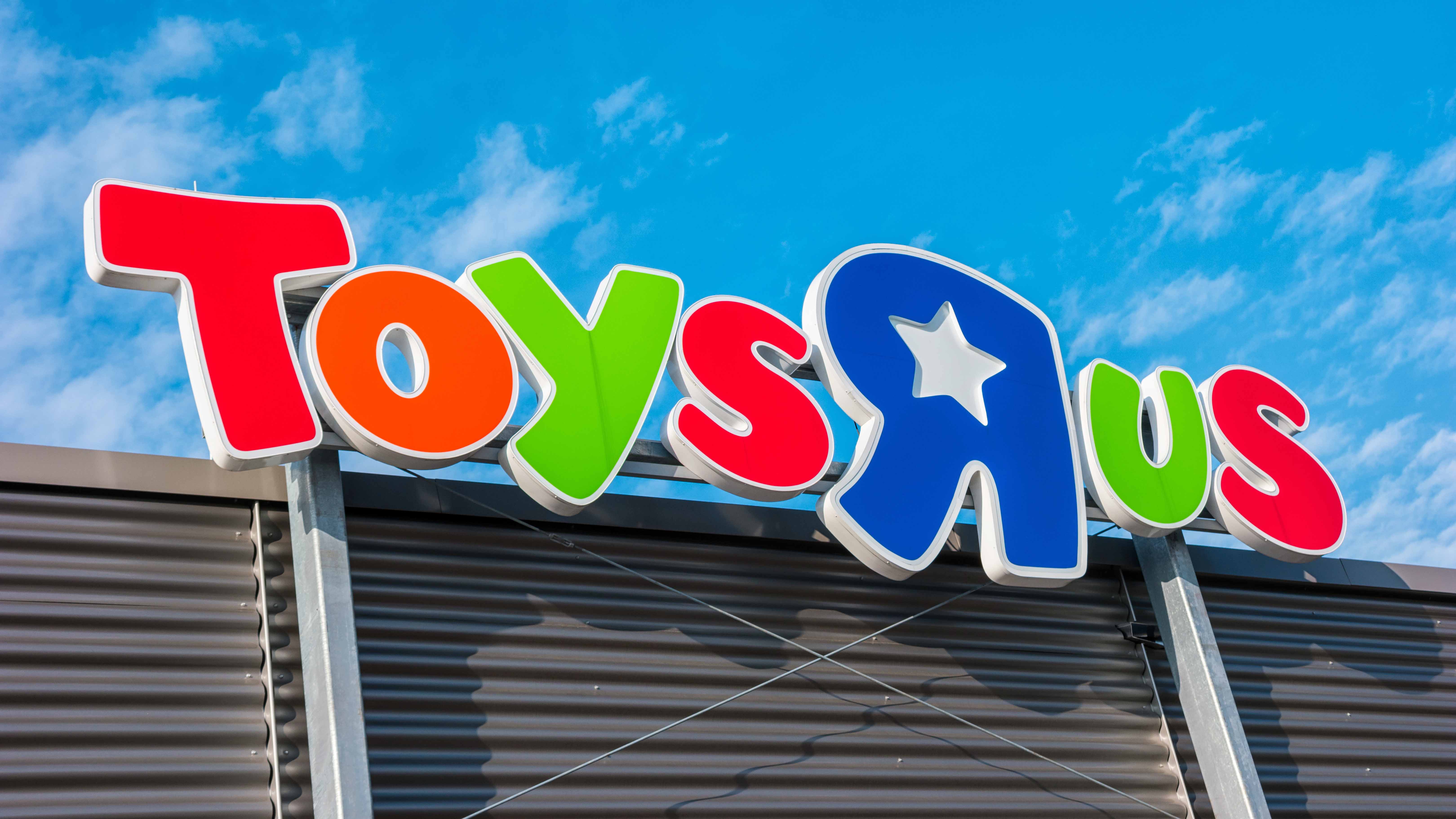 Is Toys R Us coming back to Chicago New store opens at mall NBC Chicago