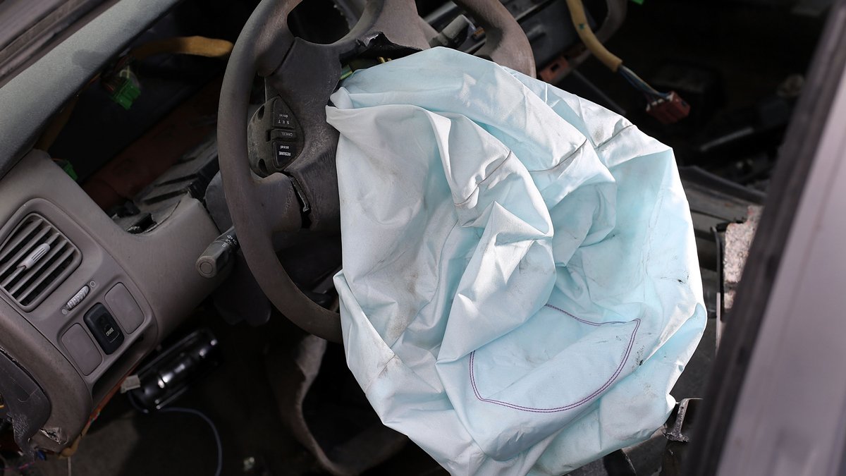 How to check your vehicle for an unfixed Takata airbag recall – NBC Chicago - Vimarsana News