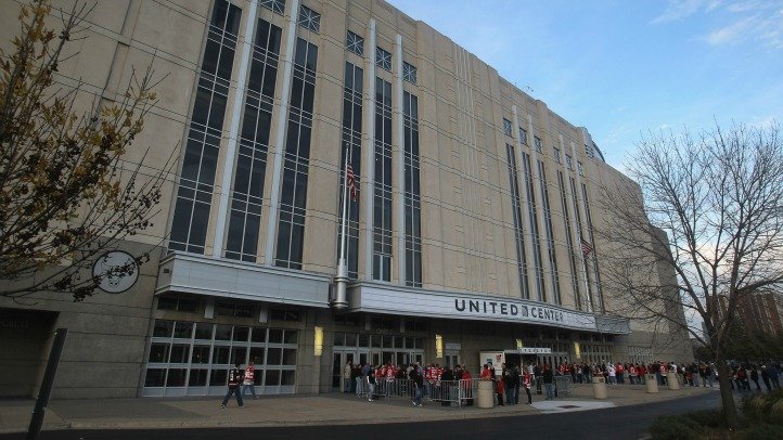 Workers at United Center Allege Labor Abuse, Demand Restaurant Group Follows the Law - Vimarsana News