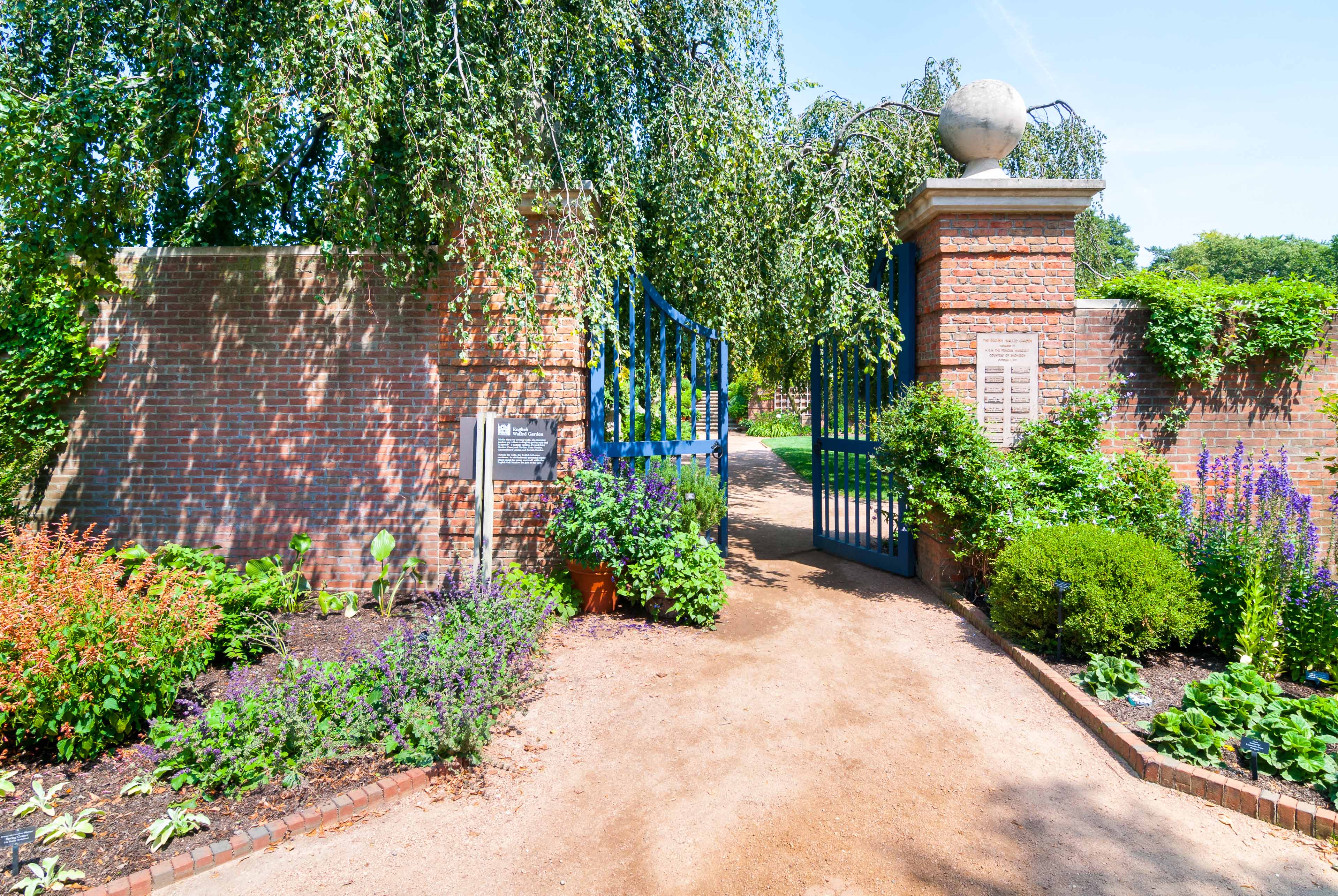 2 seriously injured in display collapse at Chicago Botanic Garden Lightscape event: Lawsuit