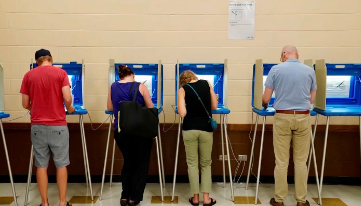 Here Are Both Ways the Illinois Workers' Rights Amendment Could Pass Tuesday