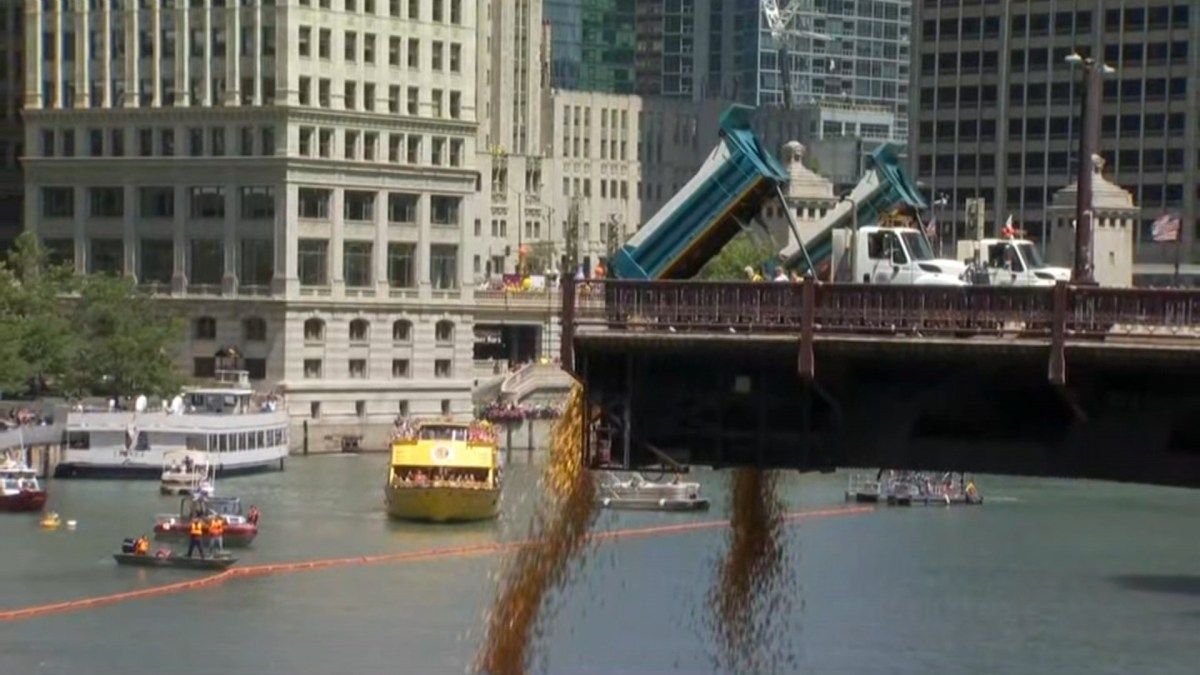 WATCH Thousands of Rubber Ducks Dumped Into Chicago River for Ducky