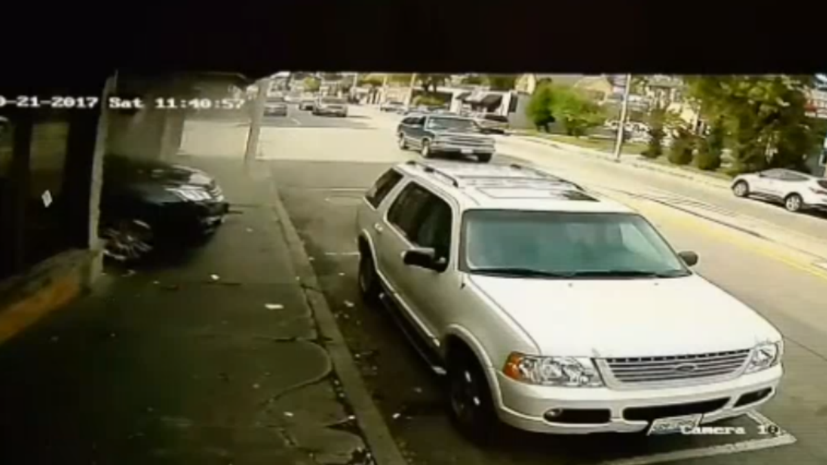 9 Injured When Car Smashes Into Waukegan Restaurant NBC Chicago