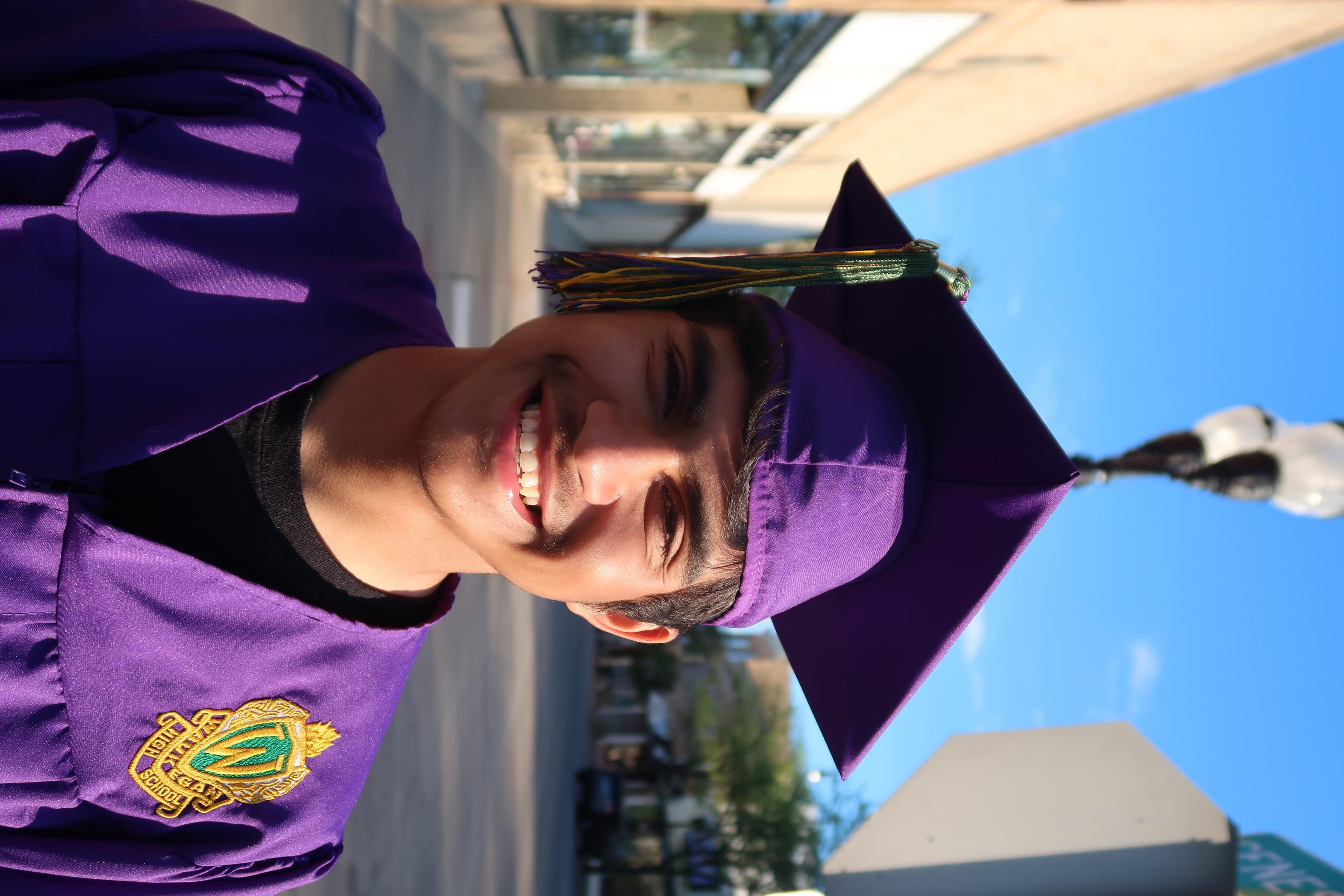 Hector Picaso-Montoya<br />
Waukegan High School