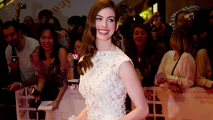 anne-hathaway-best-dressed-082611
