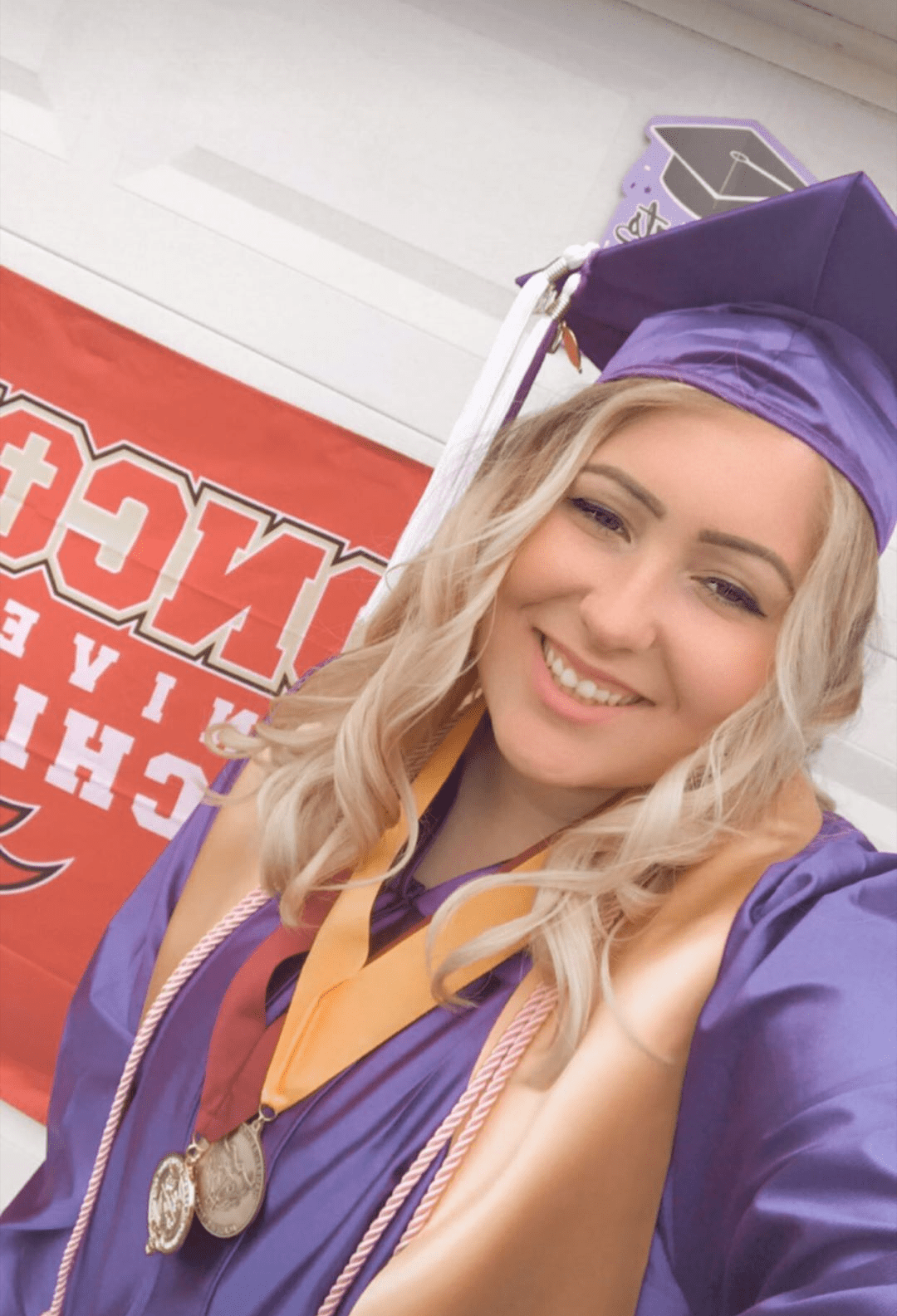 Haley Mohr<br />
Hampshire High School Graduating Summa Cum Laude<br />
Will be attending Concordia University Chicago, playing Volleyball and studying Natural Sciences