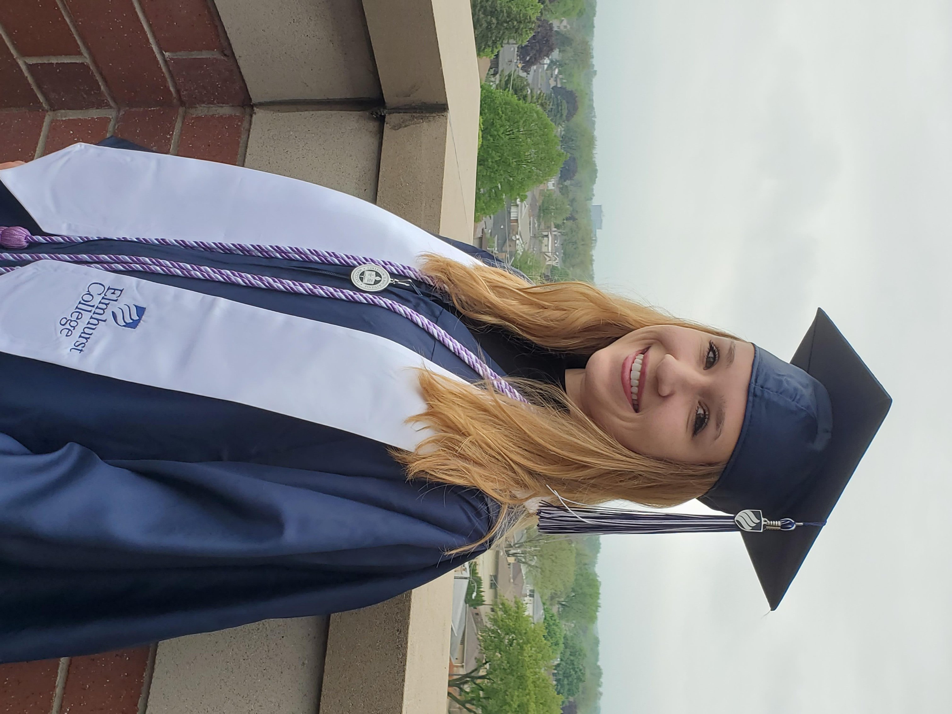 Carina Mora, BSN<br />
Graduated with Honors, Elmhurst College- Nursing<br />
Plans to work for Advocate Aurora Health