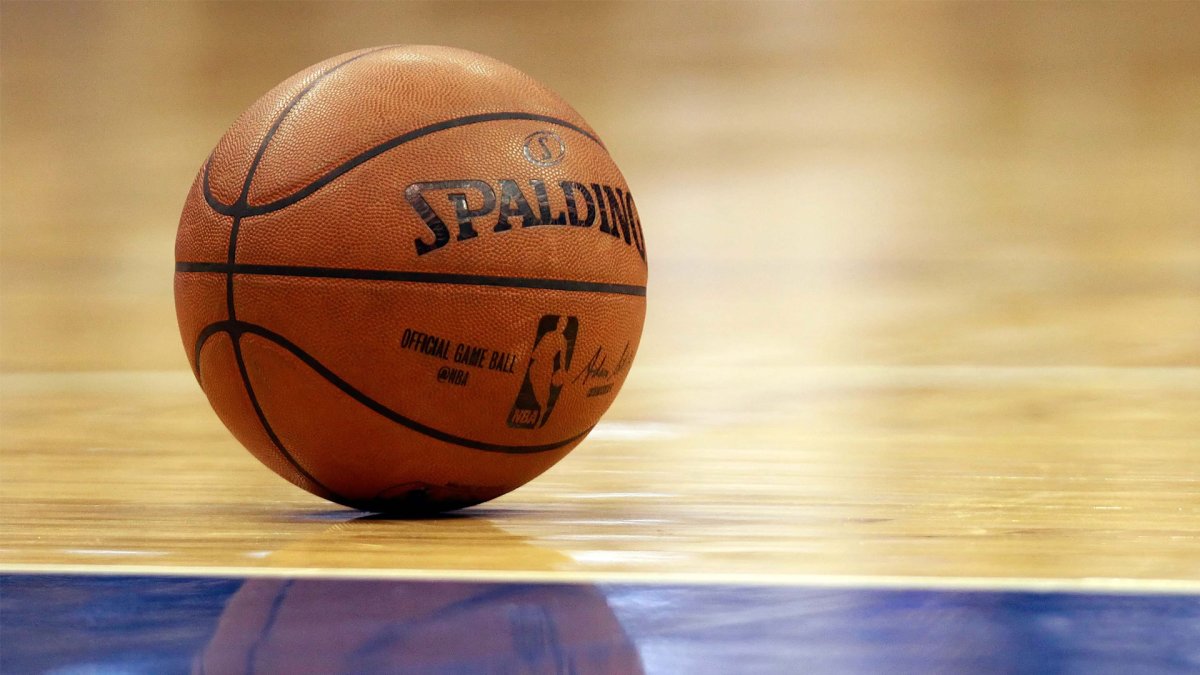 Man posed as Chicago basketball coach to sexually abuse 15-year-old boy, police say