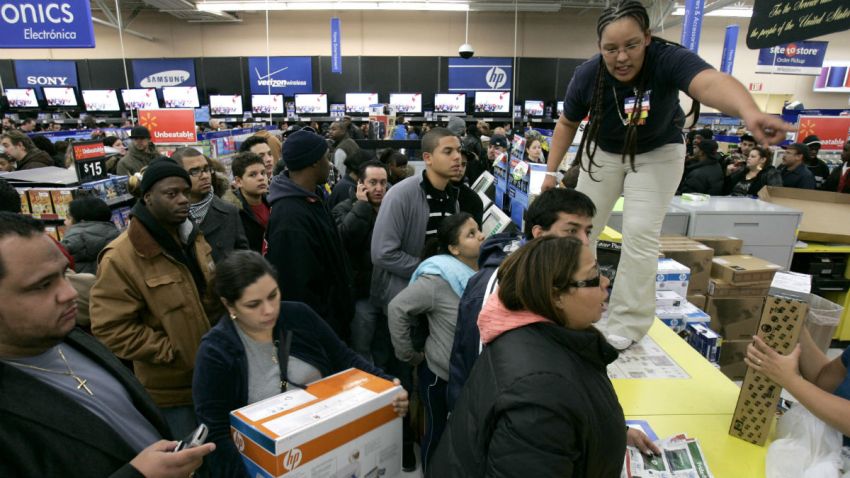 black-friday-employees-thanksgiving (1)