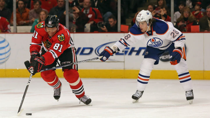 blaclkhawks oilers 0226