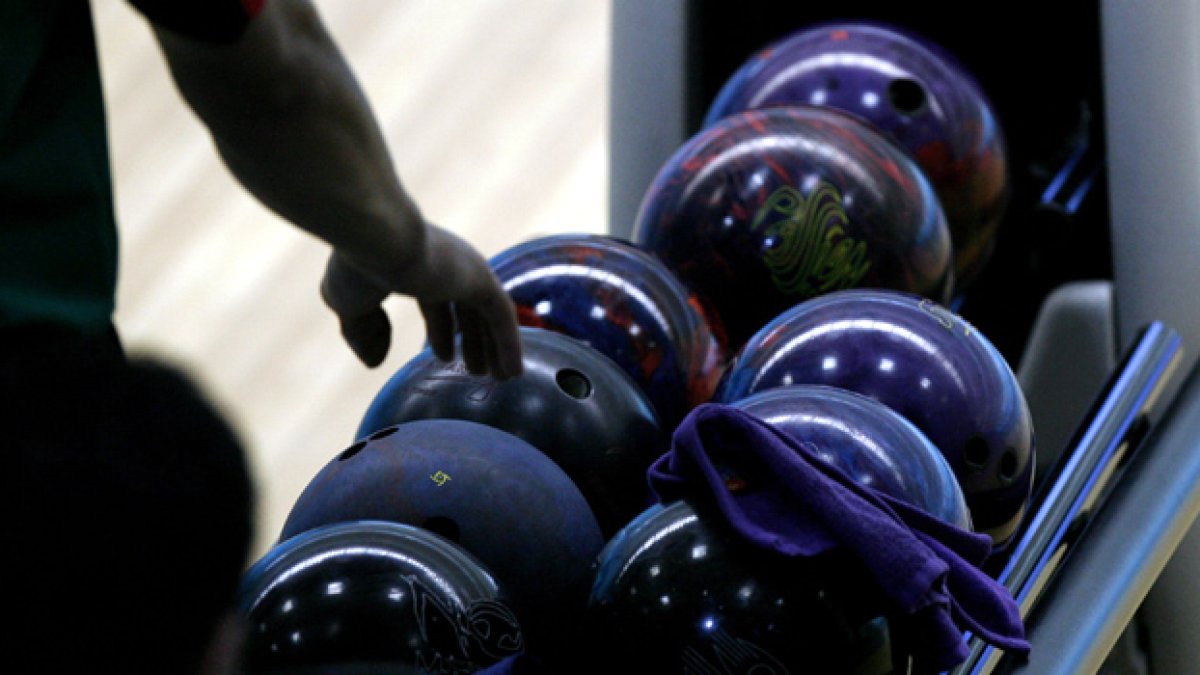 Popular bowling, restaurant venue Pinstripes declares bankruptcy as Chicago location closes