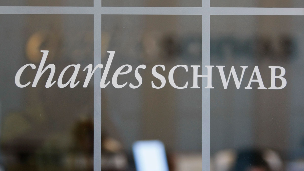 Charles Schwab releases statement after customers report technical issues Charles Schwab releases statement after customers report technical issues