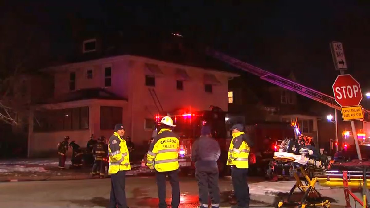Man Rescued From Roof of Burning Home in Austin – NBC Chicago