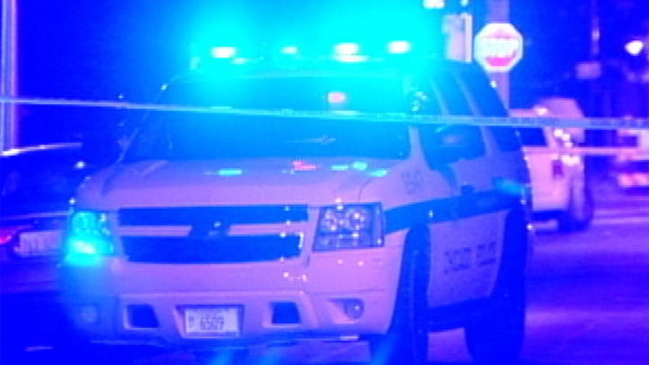 Man shot and killed after stabbing woman during fight at Englewood home: Police