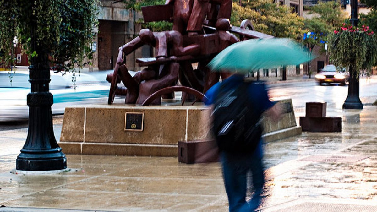 Chicago weather: Waves of rain, thunderstorms, light snow all on the way