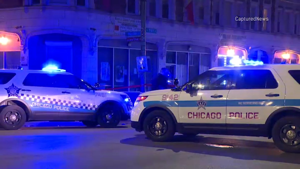 Chicago Gun Violence 3 Killed, at Least 30 Injured in Weekend