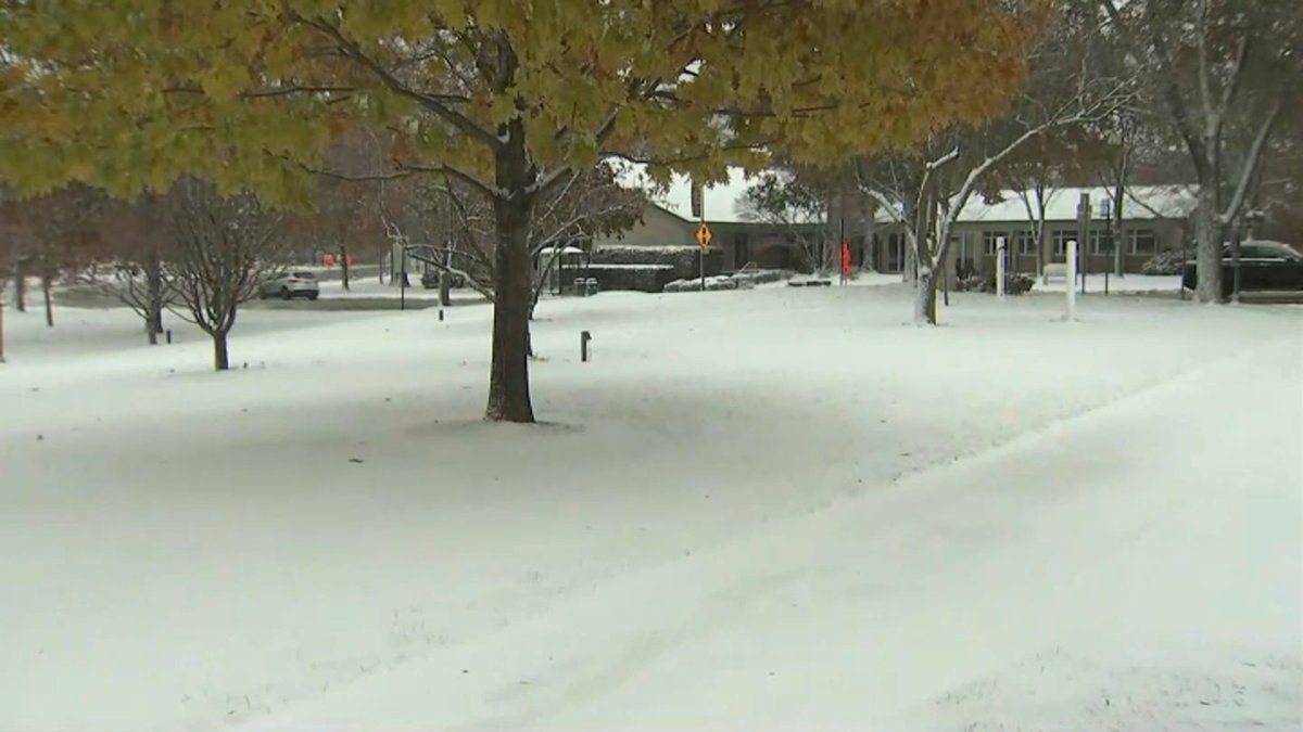 芝加哥公立学校在暴风雪来临之际提醒家庭冬季天气政策