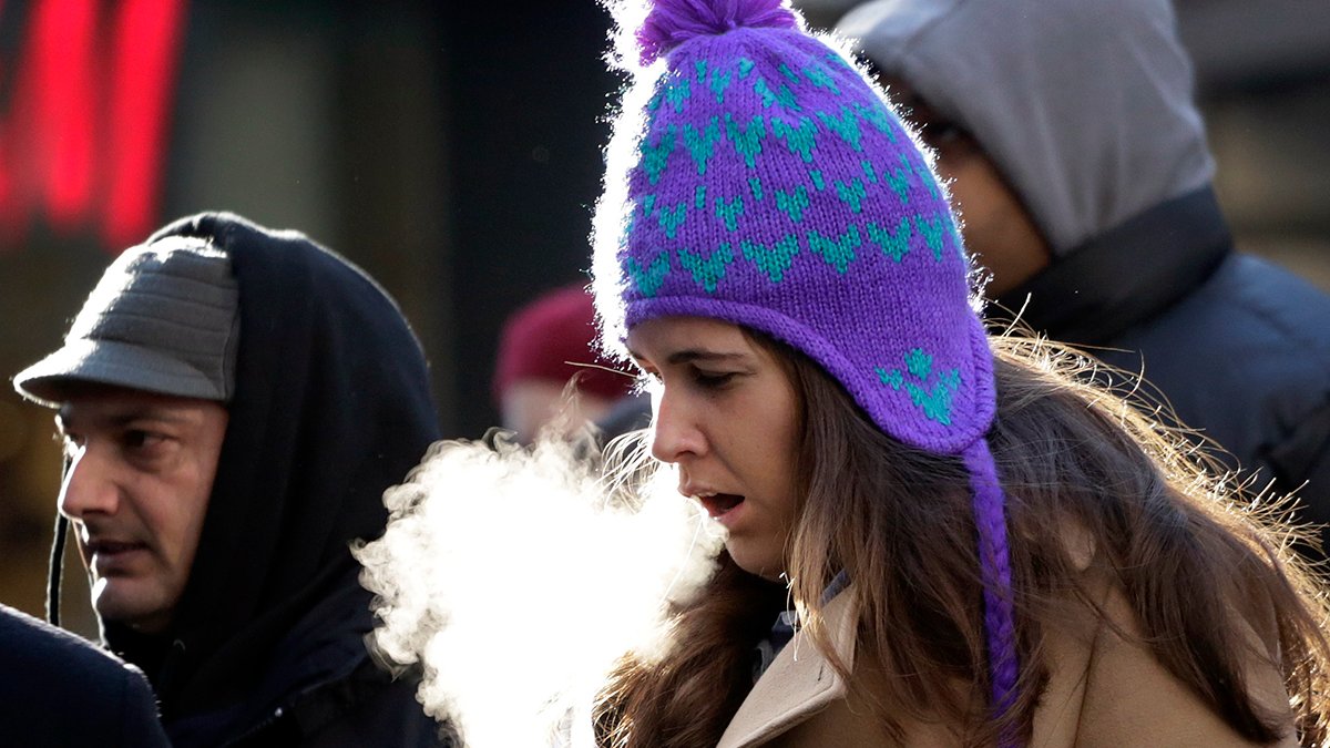 Freeze Warning Issued for Chicago Area as Frigid Temps Could Kill Plants, Damage Pipes - Vimarsana News