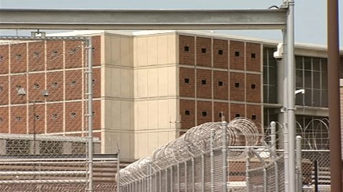 Cook County Jail fire leaves inmate, 10 correctional officers ...