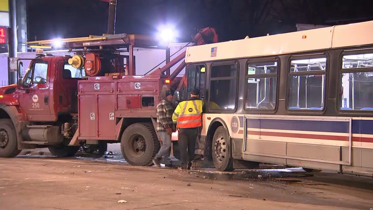 At Least 15 Hurt, 1 Seriously, in CTA Bus Crash on Chicago’s West Side ...