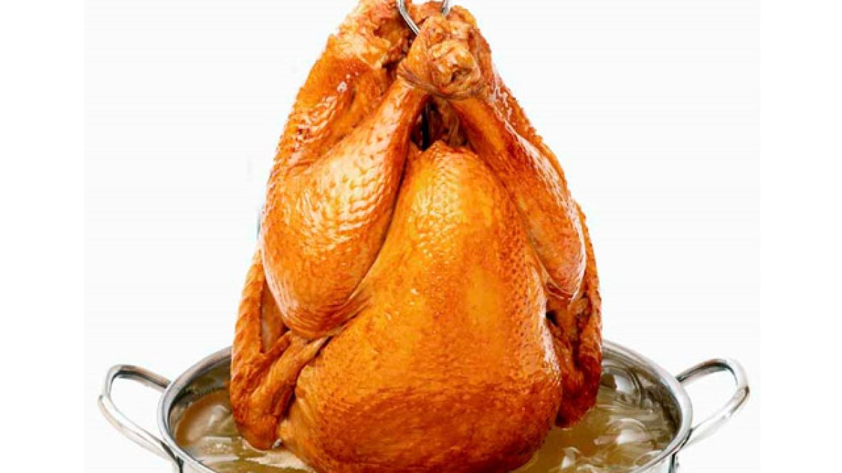 Please Don’t Make This Mistake When Deep Frying Your Thanksgiving
