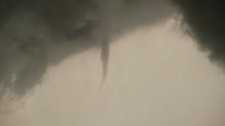 [UGCDFW-CJ-weather]Wall Cloud, Funnel, and One OK Tornado Photos