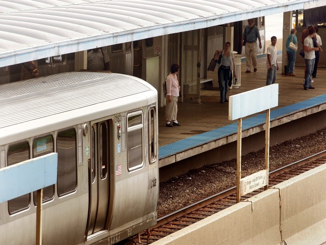 CTA Green Line Experiences Delays Due to Blaze in Grand Boulevard