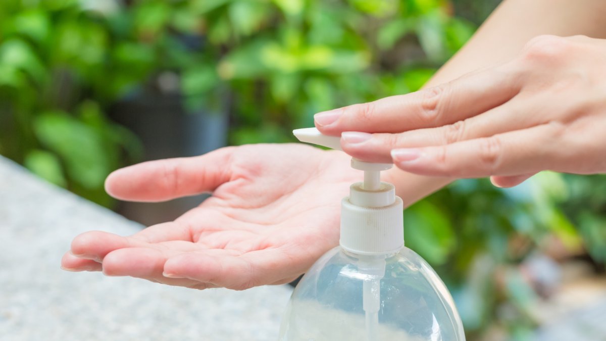 Антисептическое мытье. Жидкое мыло. Мыло для рук. Санитайзер для рук. Жидкое мыло для рук.