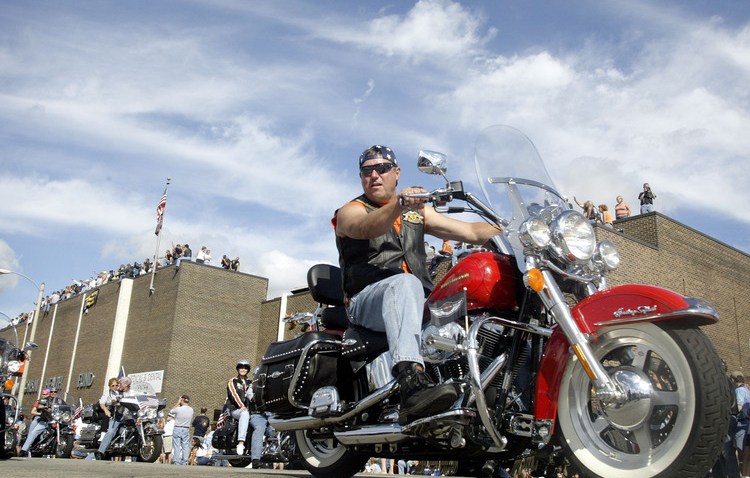 2437668SO027_HarleyDavidson