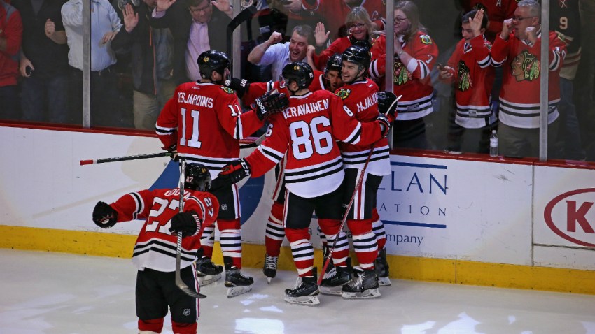 hawks canucks 0327