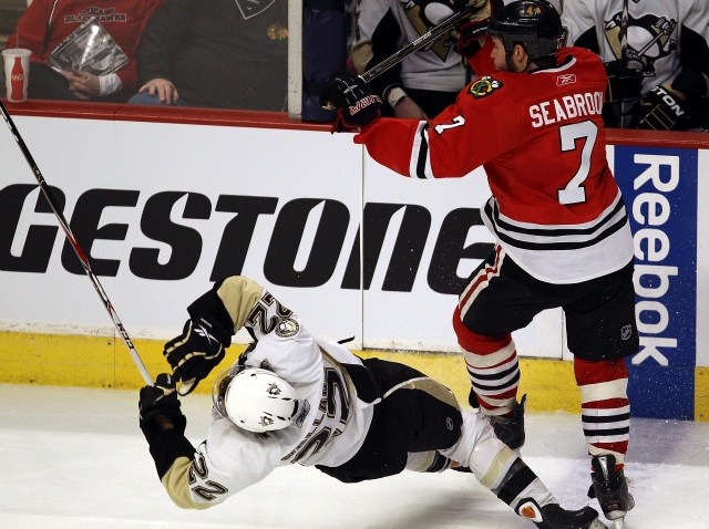 hawks penguins