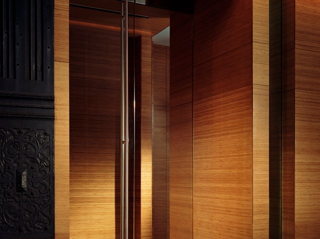 lumen_door