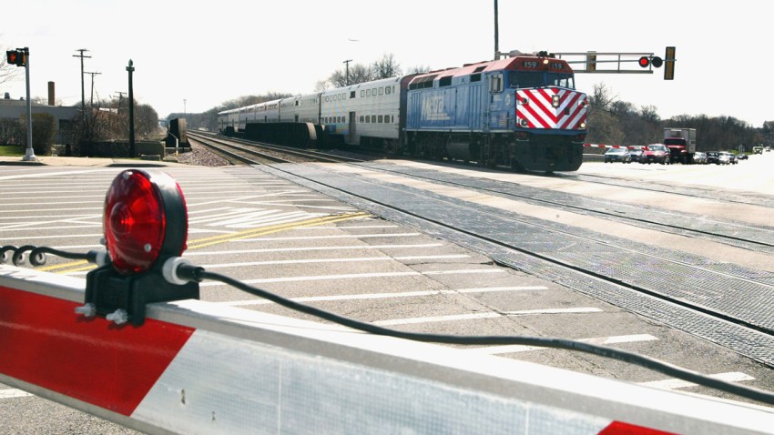 3149543TB006_RRCrossing