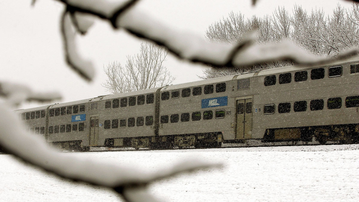 As Major Winter Storm Approaches, Chicago, Suburban Metra Trains to Run