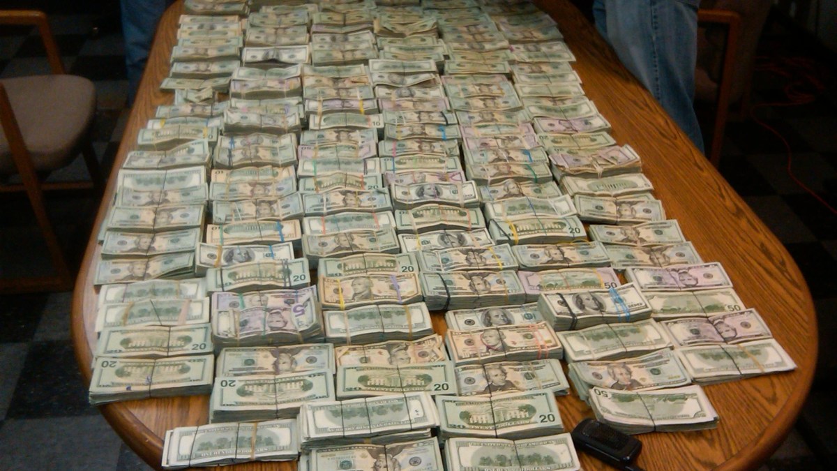 Investigation Nets 1m In Cash 26 Kilos Of Coke Nbc Chicago