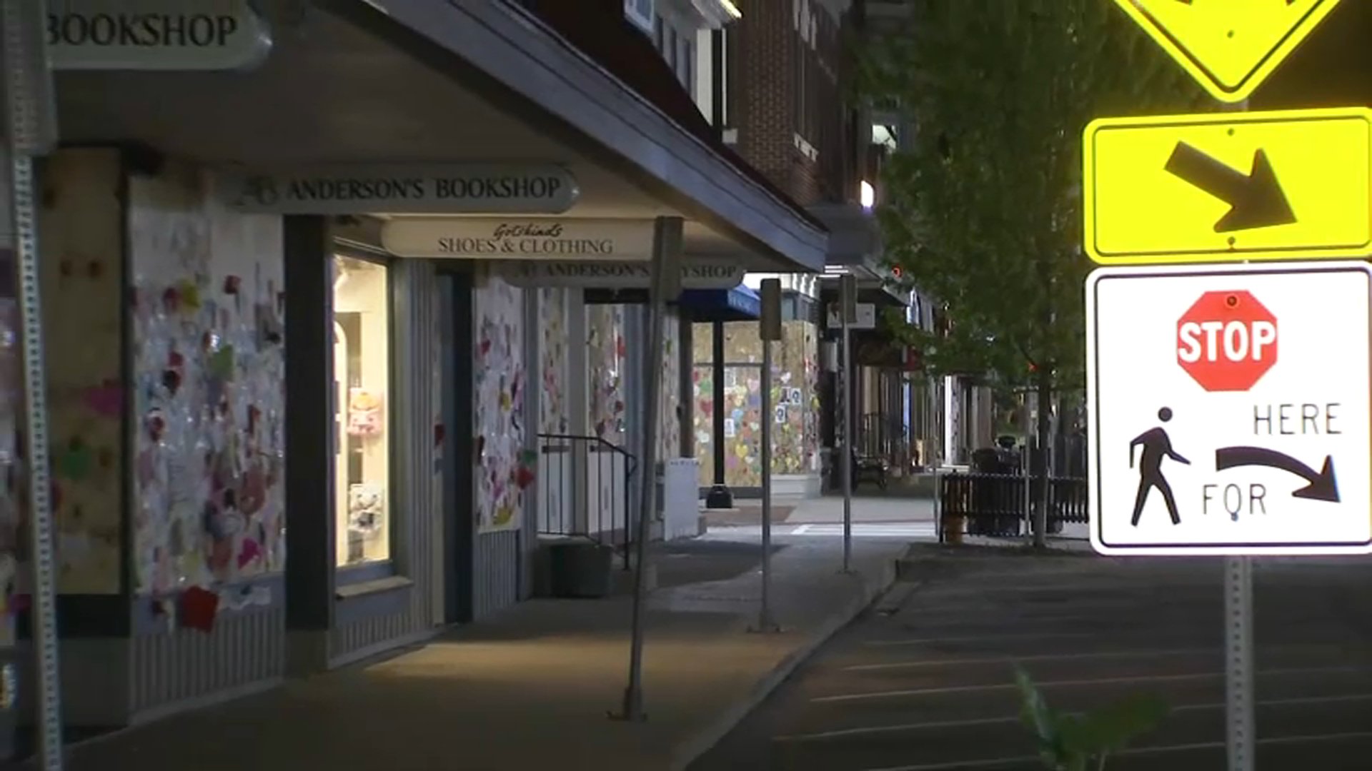 Photos Signs With Positive Messages, Tributes Cover BoardedUp