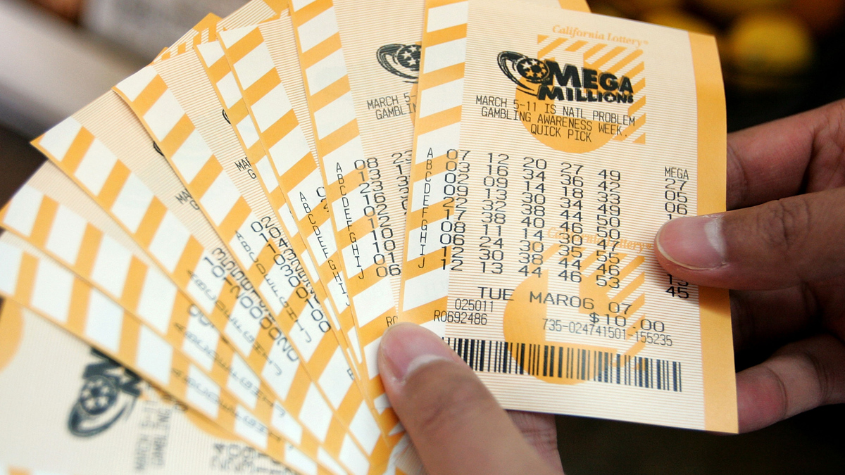 Mega Millions Jackpot Climbs To $530 Million, 8th Largest Prize Ever