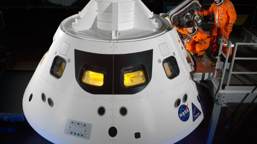 orion module astronauts 756984main_jsc2013e059929_altv2_full_full