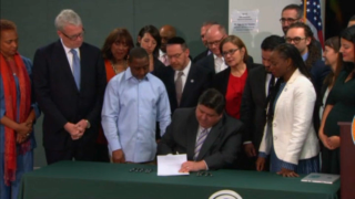 Pritzker signs measure allowing noncitizens to get a standard Illinois driver's  license, Illinois