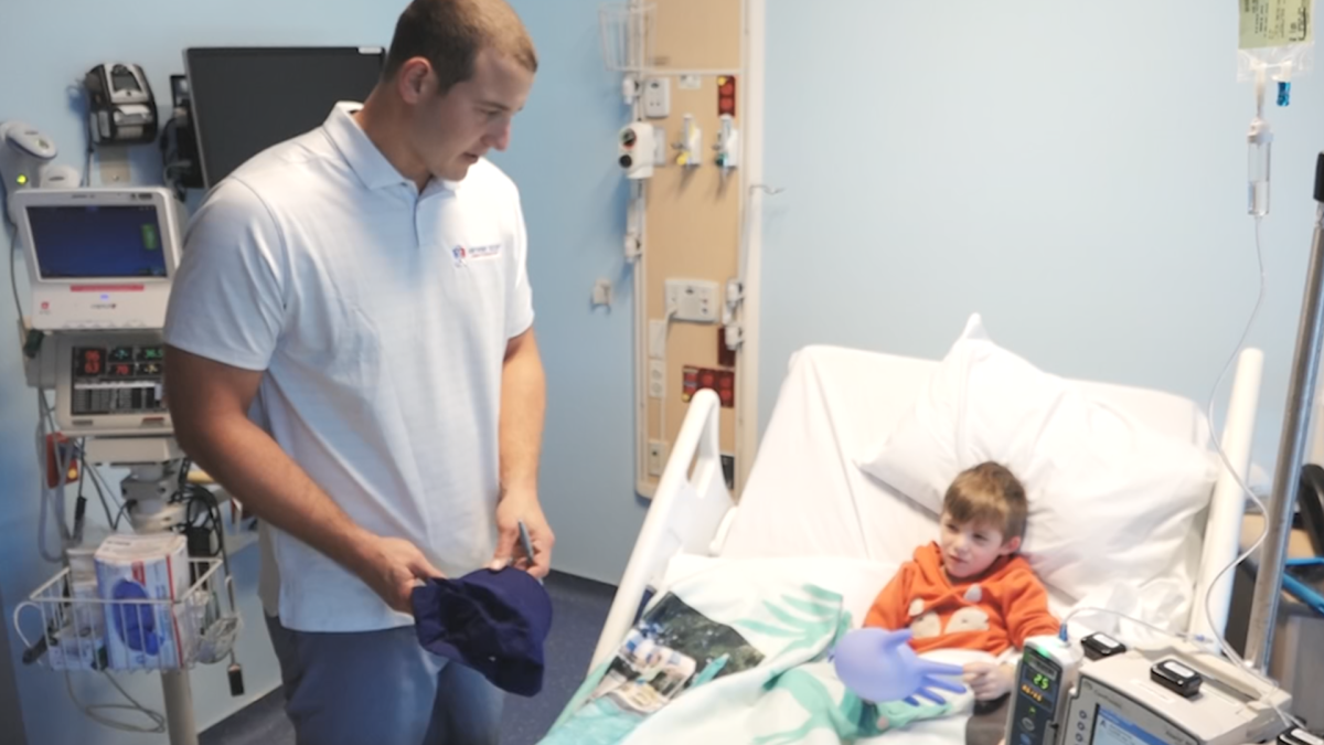 Rizzo Makes Donation  Joe DiMaggio Children's Hospital