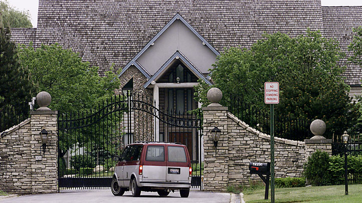R. Kelly’s Olympia Fields Mansion For Sale – NBC Chicago