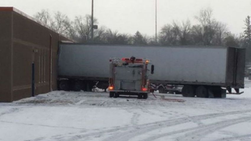 semitrailercrashmin