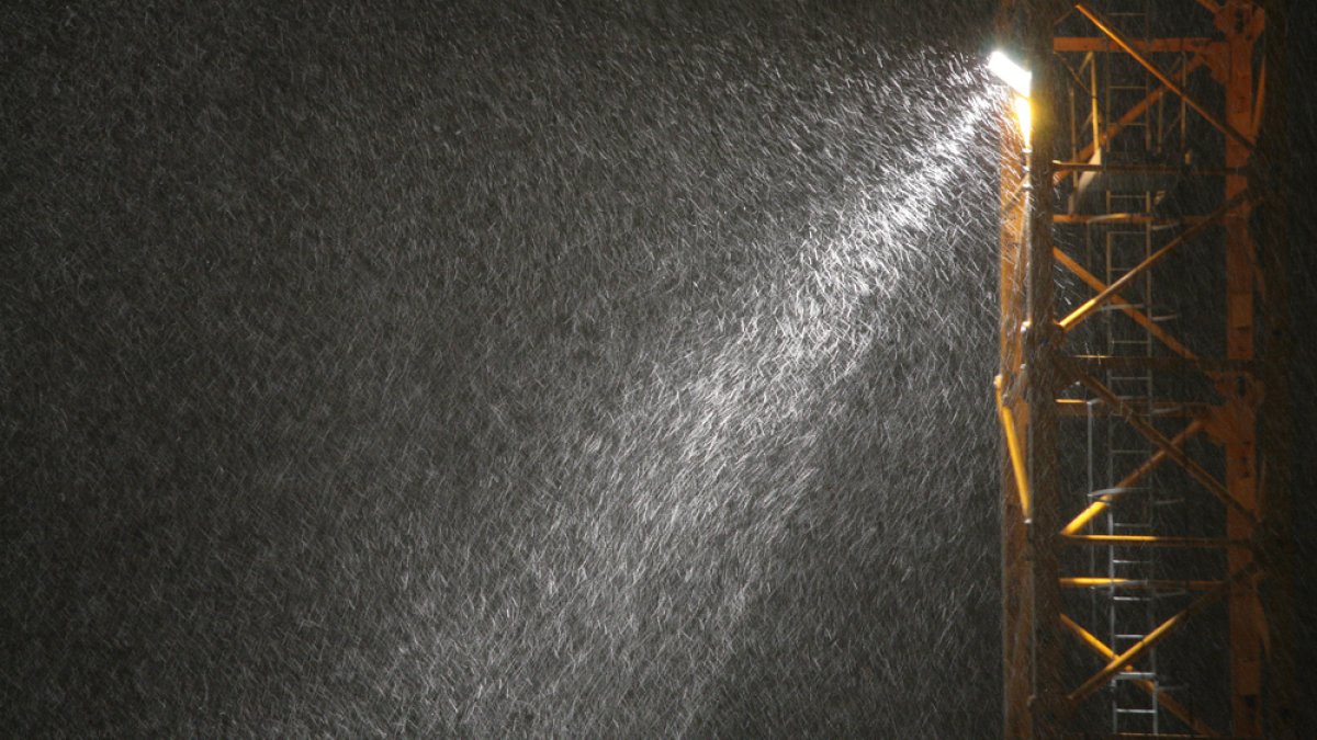 Chicago gears up for first winter storm of the season