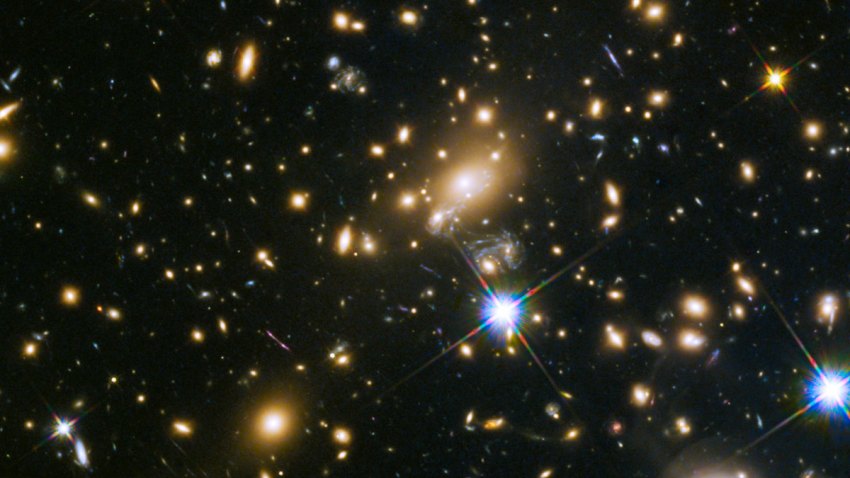 Galaxy cluster MACS j1149.5+223