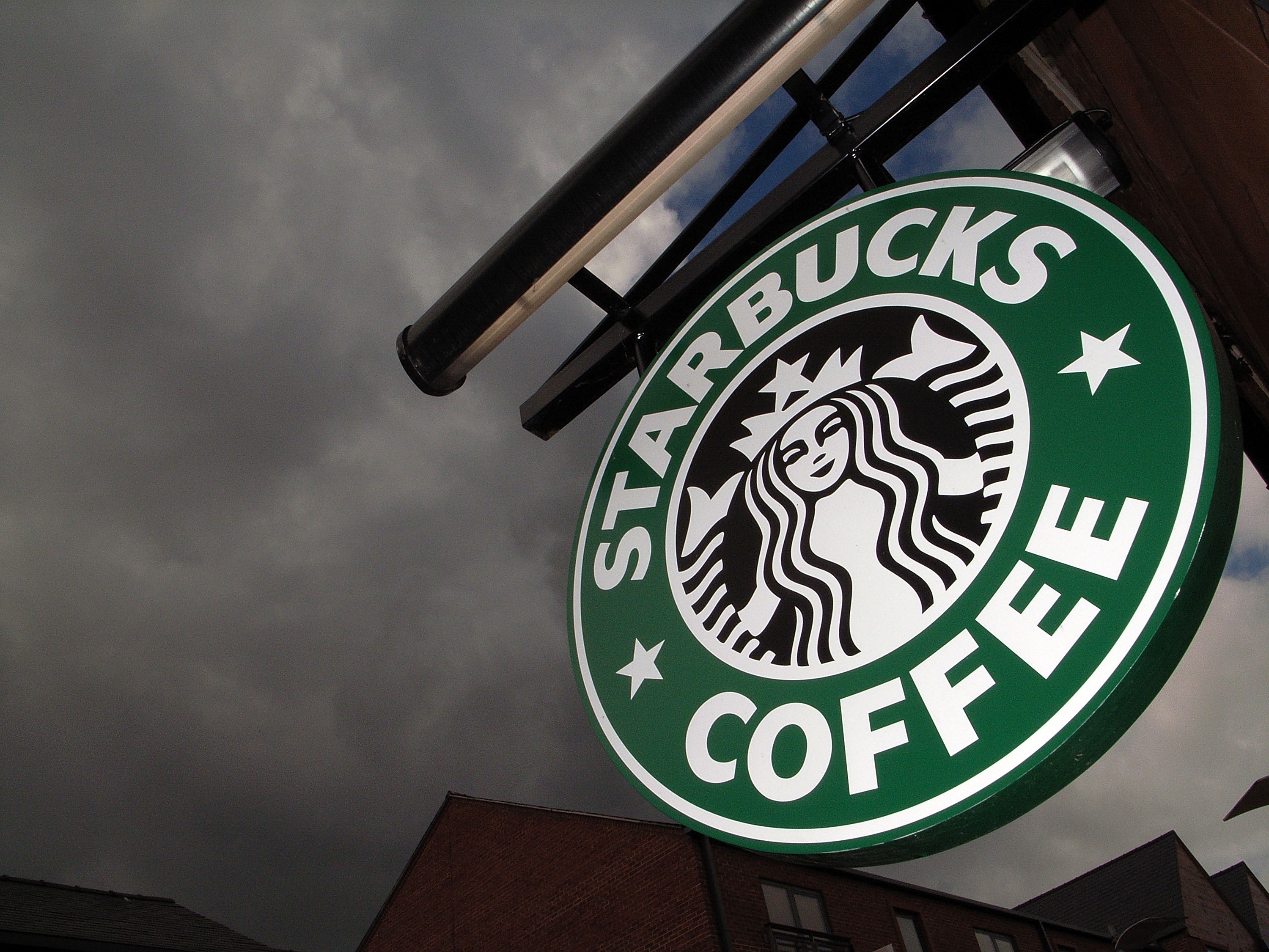 Starbucks Recalling Espresso Drink Sold in Illinois Stores Over ‘Possible Metal Fragments'