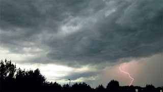 Chicago Weather Emergency: Scattered Severe Storms & Extreme Humidity Alert - b3de8uu