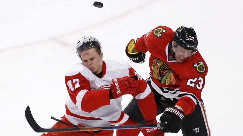 APTOPIX Red Wings Blackhawks Hockey